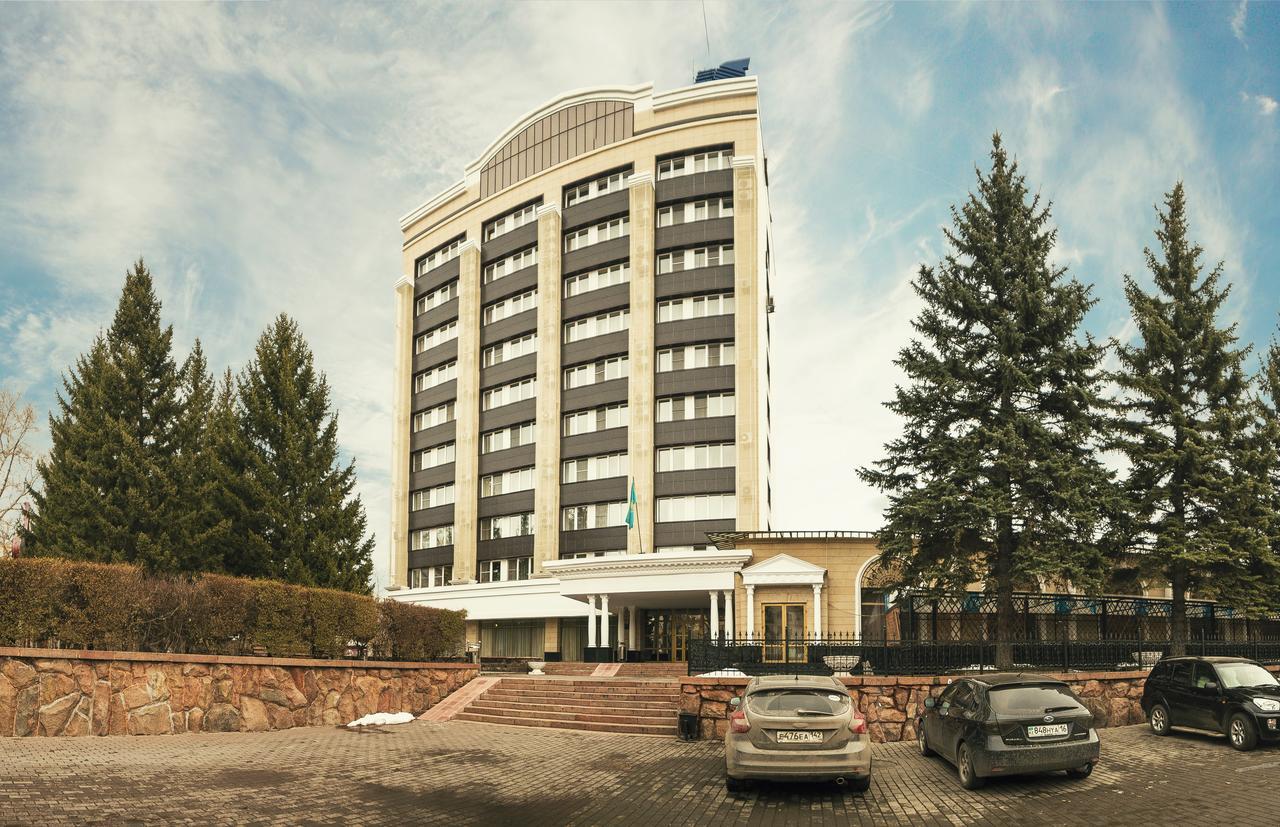 Hotel Irtysh Ustʼ-Kamenogorsk Exterior foto